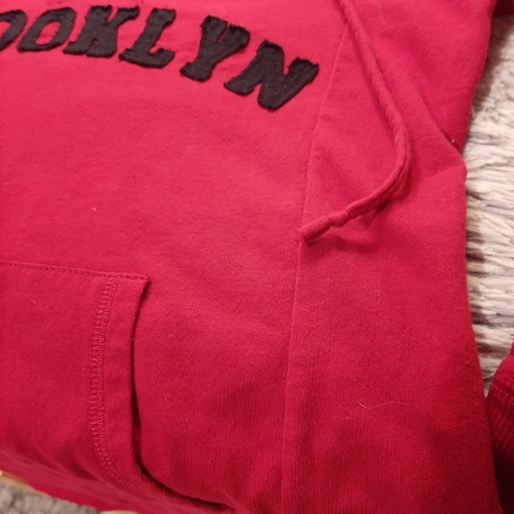 Currants Red Sweatshirt Size Large - Picture 4 of 12